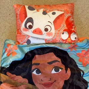 Moana sleeping bag & pillow